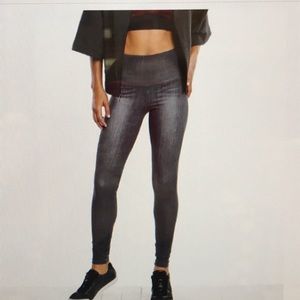 Lucy indigo High Rise Crop Legging